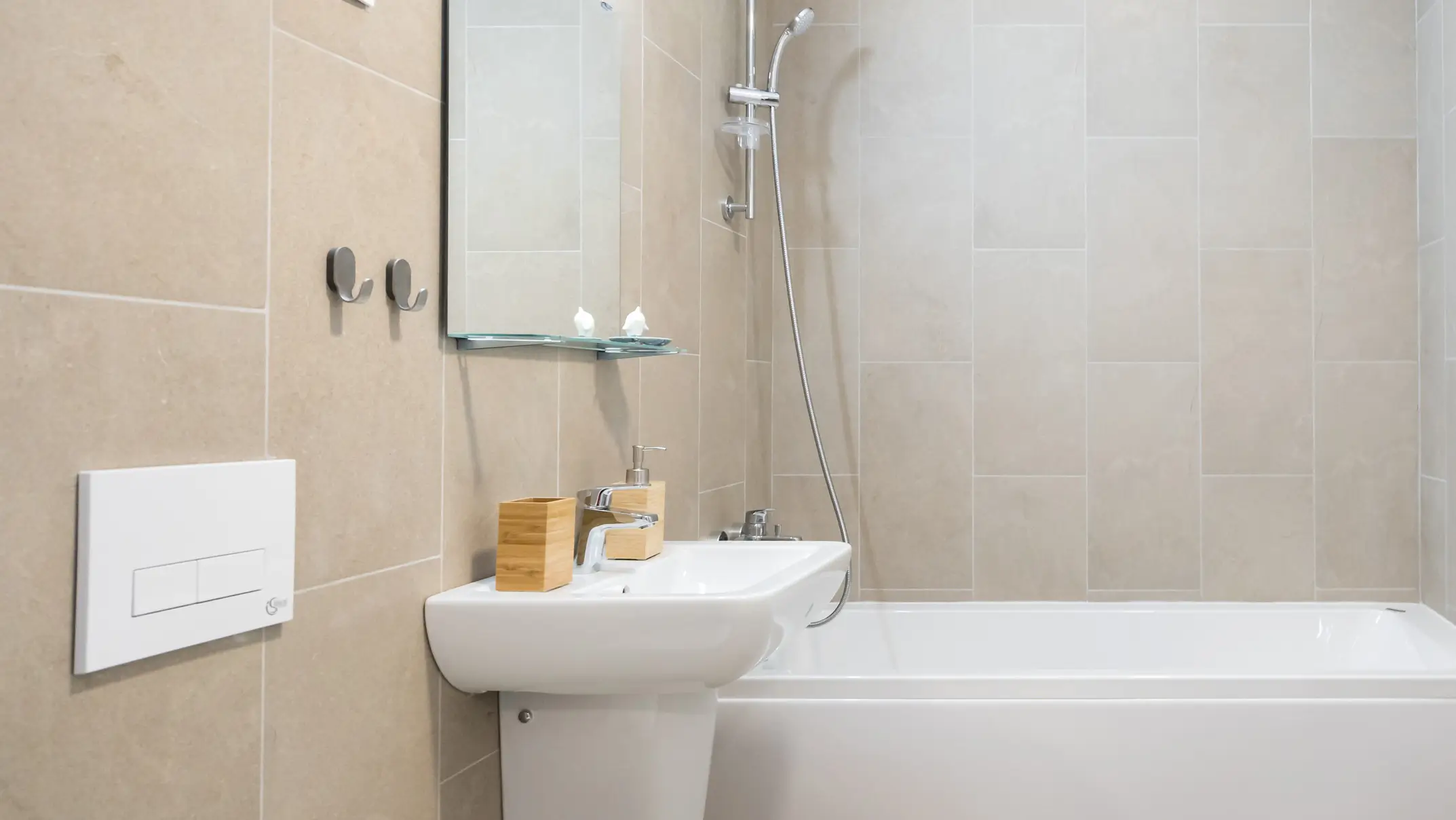 https://www.blu-dt.ro/wp-content/uploads/2025/01/blu-residence-finisaje-bai.webp