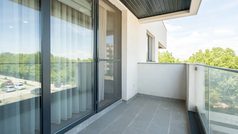 https://www.blu-dt.ro/wp-content/uploads/2025/01/blu-residence-finisaje-ferestre.webp